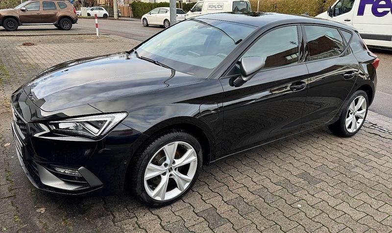 Schwarz Gebraucht 2020 Seat Leon FR Limousine | 19.500 € (Fairer Preis) - Bild 1/4