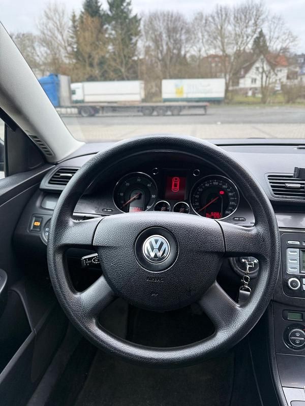 Gebraucht VW Passat 140 PS (102 kW) 2007 Schwarz Limousine