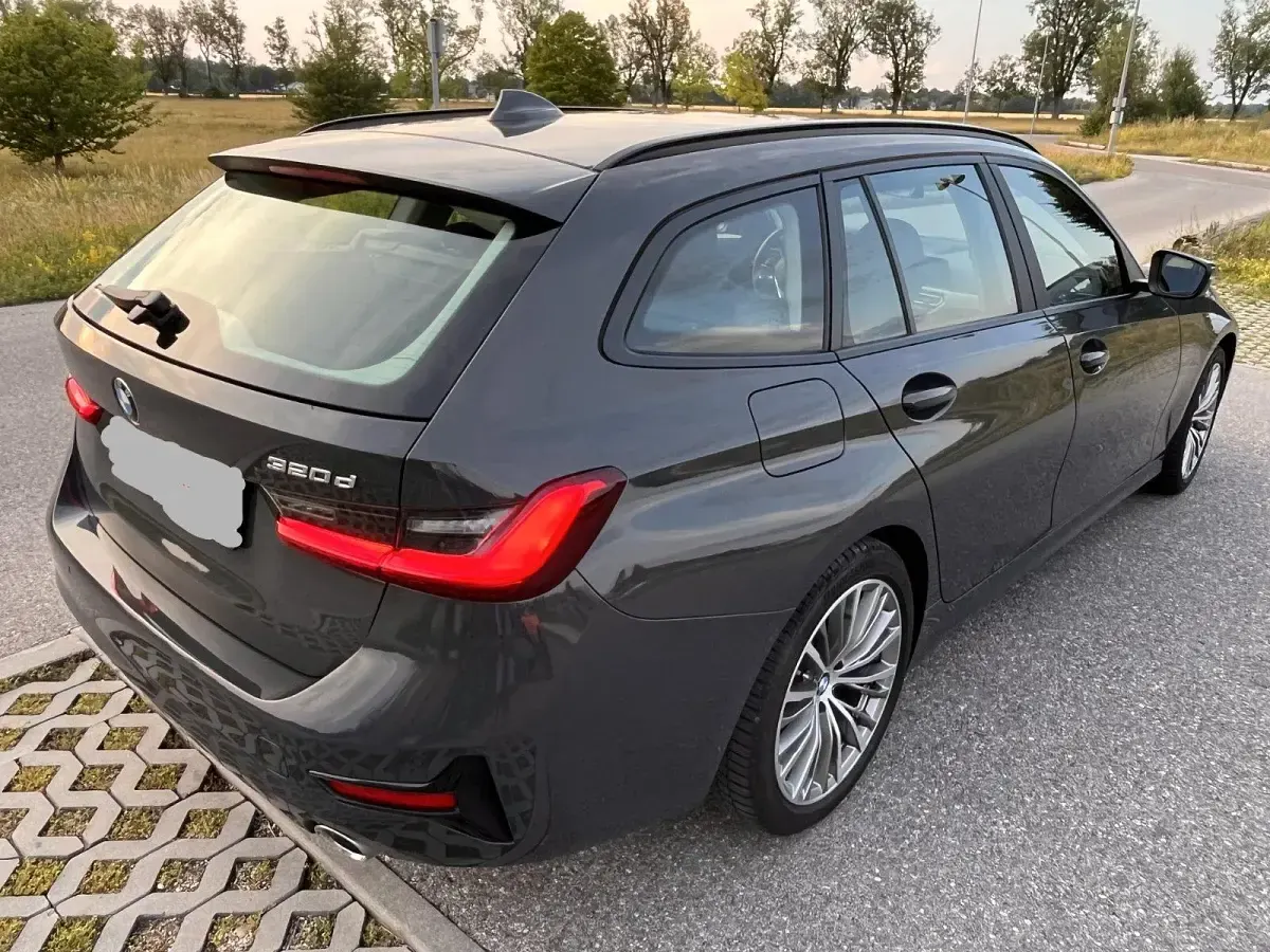 Gebraucht BMW 320 190 PS (139 kW) 2020 Grau Kombi