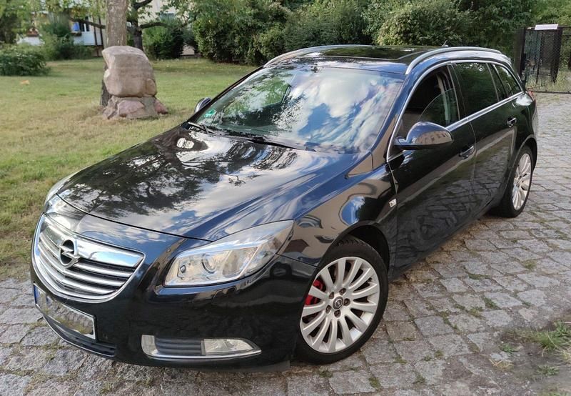 Schwarz Gebraucht 2010 Opel Insignia Kombi | 5.200 € (Fairer Preis) - Bild 1/4
