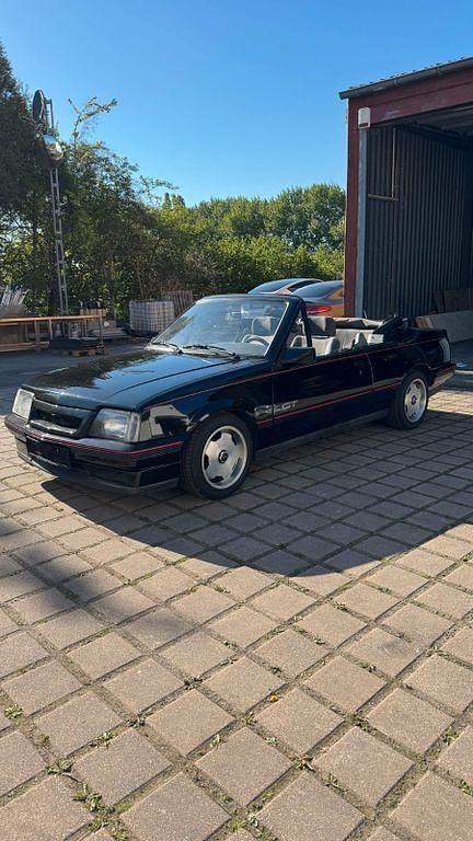 Second-hand Opel GT 116 CP (85 kW) 1987 Negru Cabrio