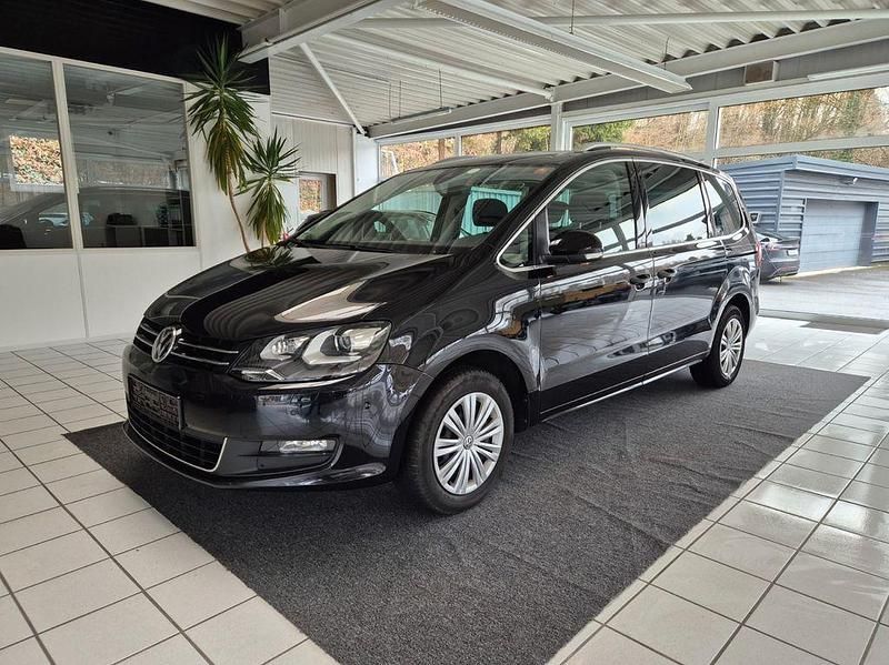 Schwarz Gebraucht 2021 VW Sharan Active Van / Kleinbus | 23.490 € (Fairer Preis) - Bild 1/4