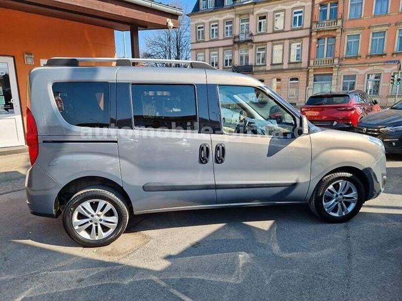 Gebraucht Opel Combo Selection 95 PS (69 kW) 2015 Grün Van / Kleinbus