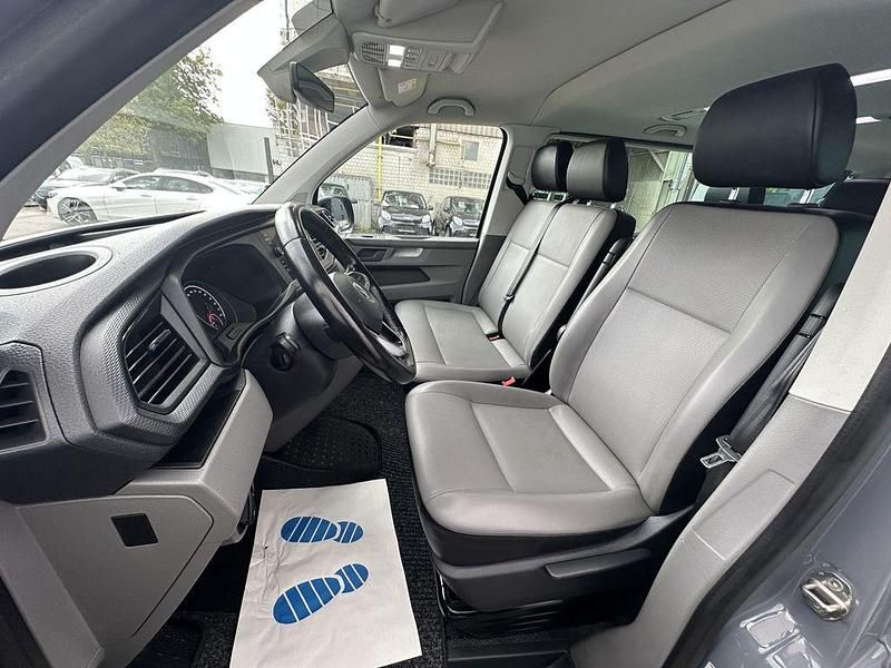 Gebraucht VW Caravelle Trendline 150 PS (110 kW) 2020 Grau Van / Kleinbus