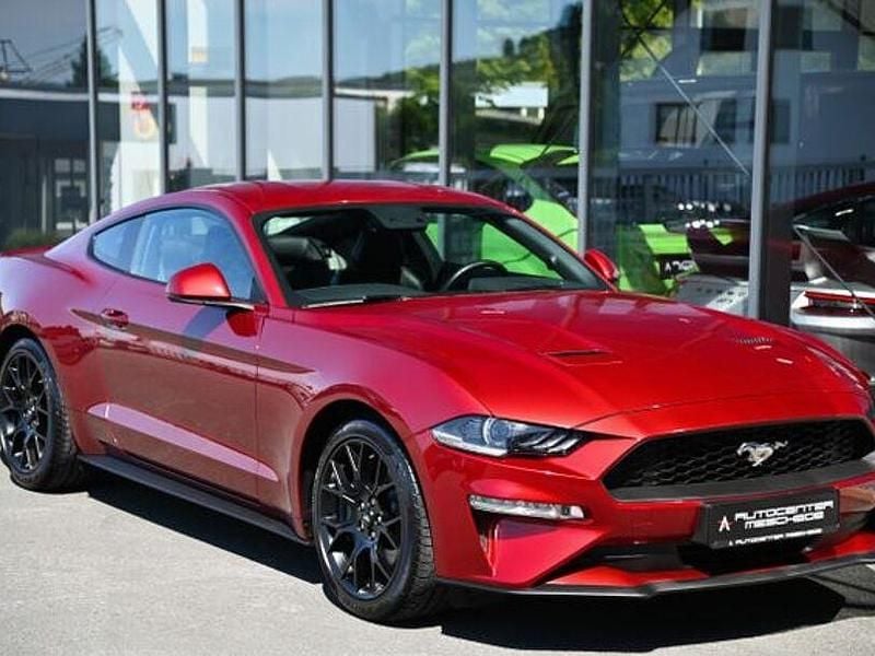 Gebraucht Ford Mustang Premium 290 PS (213 kW) 2018 Rubyrot metallic Coupé
