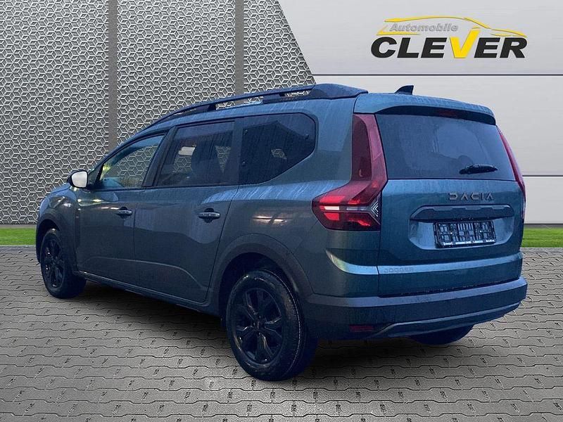 Neu Dacia Jogger Extreme 110 PS (80 kW) 2025 Grün Van / Kleinbus