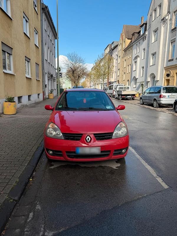 Gebraucht Renault Clio II 58 PS (42 kW) 2008 Rot Kleinwagen