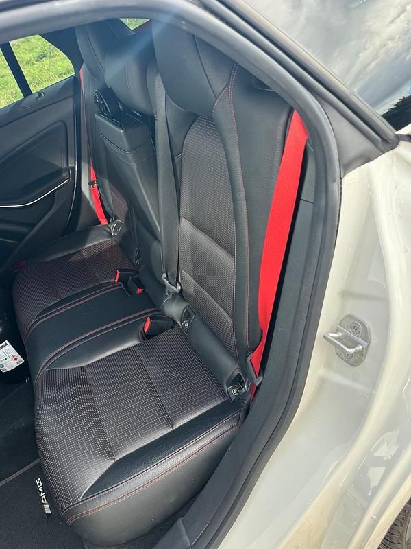 Weiß Gebraucht 2017 Mercedes CLA45 AMG AMG Kombi | 21.500 € (Fairer Preis) - Bild 1/4