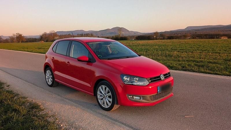 Second-hand VW Polo Team 86 CP (63 kW) 2010 Roșu Hatchback