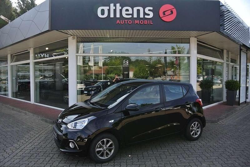 Phantom black Gebraucht 2015 Hyundai i10 Kleinwagen | 6.480 € (Etwas zu teuer) - Bild 1/4