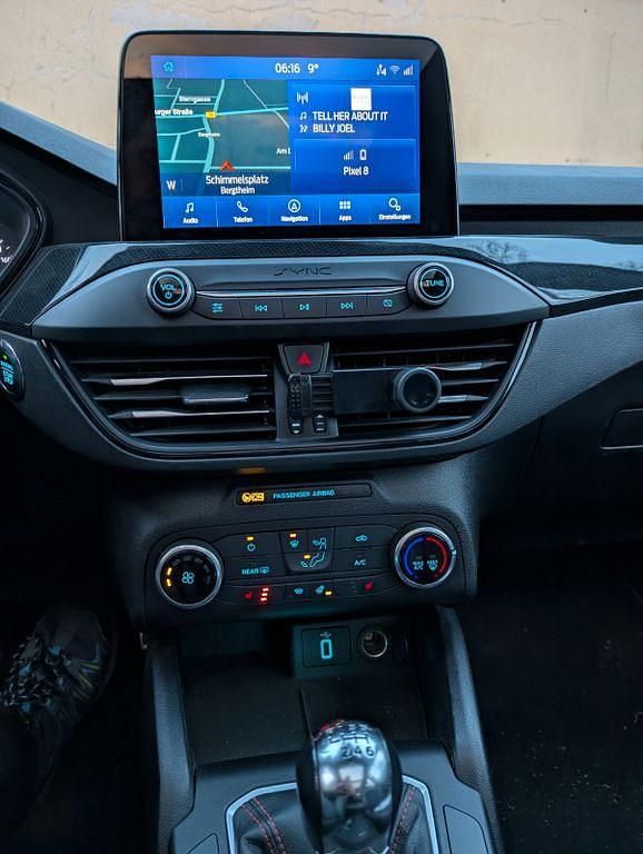 Gebraucht Ford Focus ST-Line 150 PS (110 kW) 2019 Blau Limousine