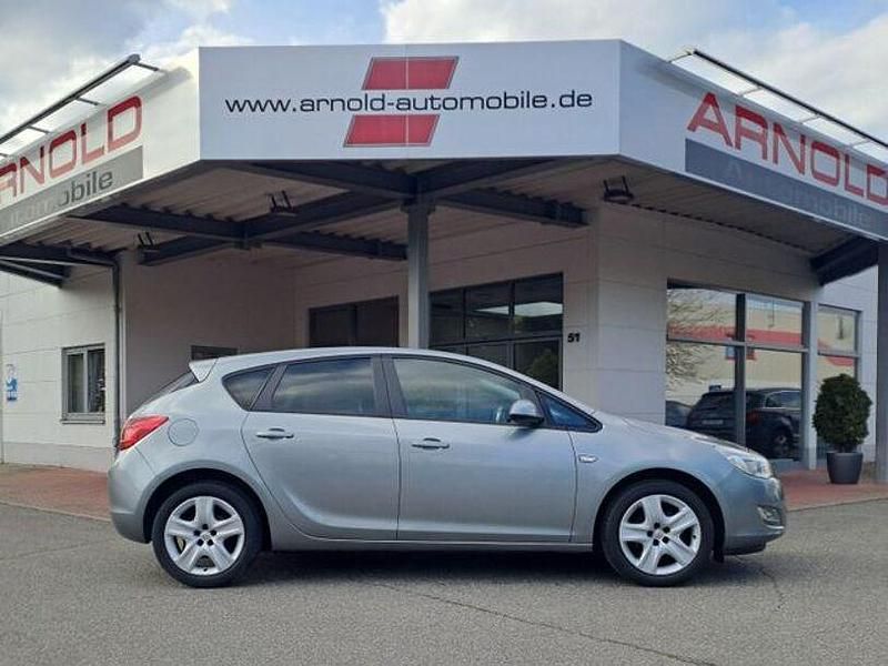 Gebraucht Opel Astra Edition 120 PS (88 kW) 2012 Grau Limousine