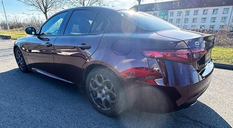 Gebraucht Alfa Romeo Giulia Super 179 PS (131 kW) 2017 Rot Limousine