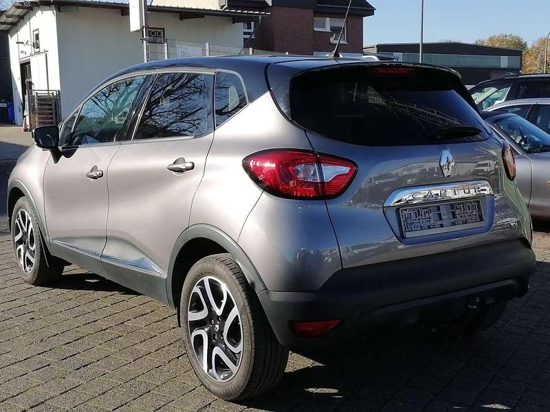 Gebraucht Renault Captur Expression 118 PS (86 kW) 2016 Grau kng + schwarz gne SUV