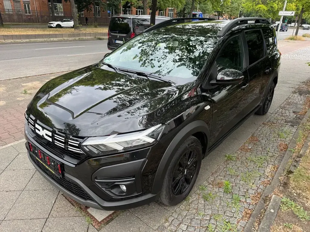Gebraucht Dacia Jogger 110 PS (80 kW) 2023 Schwarz Van / Kleinbus