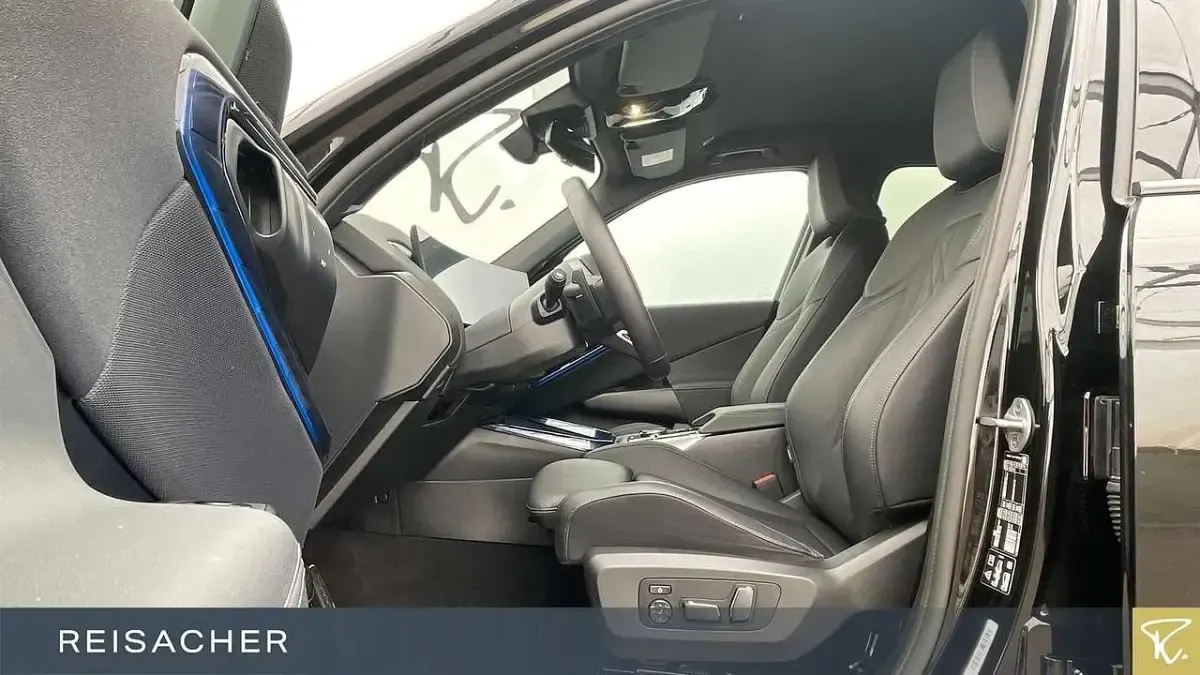 Gebraucht BMW X3 M Sport 208 PS (152 kW) 2025 Saphirschwarz metallic SUV