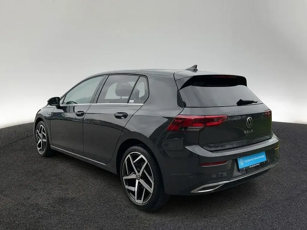 Gebraucht VW Golf VIII Style 150 PS (110 kW) 2024 5k uranograu Limousine