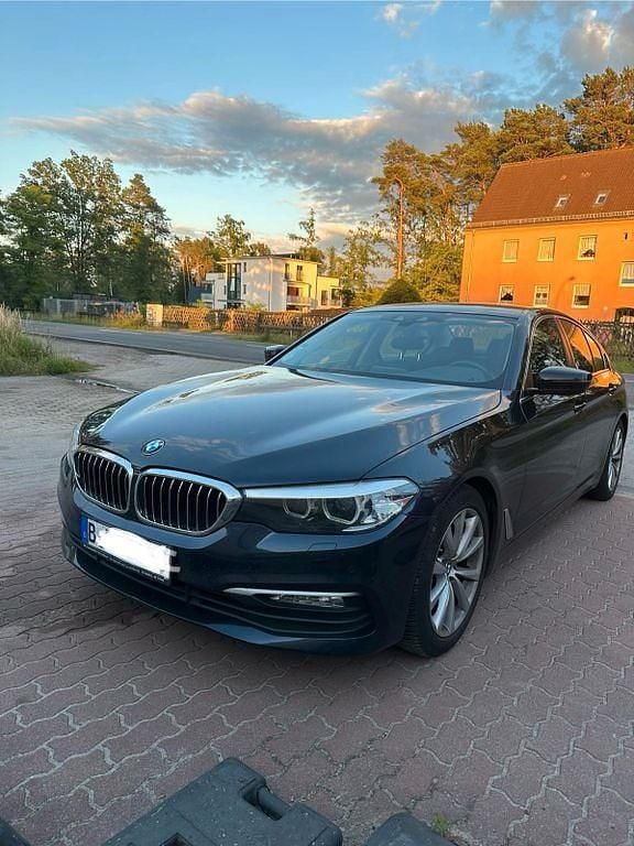 Blau Gebraucht 2018 BMW 520 Limousine | 16.950 € (Superpreis) - Bild 1/4
