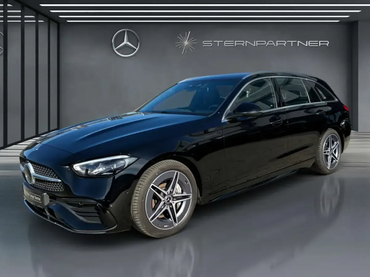 Gebraucht Mercedes C300 AMG 258 PS (189 kW) 2025 Unilack schwarz Kombi