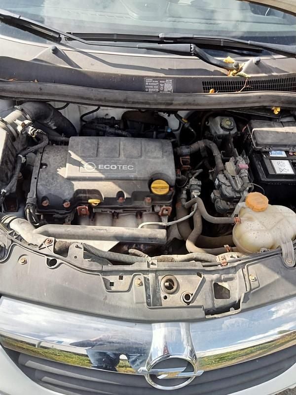 Gebraucht Opel Corsa 69 PS (50 kW) 2010 Weiß Kleinwagen