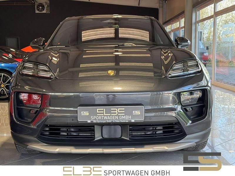 Second-hand Porsche Macan 4 Electric 264 kW (360 CP) 2024 SUV