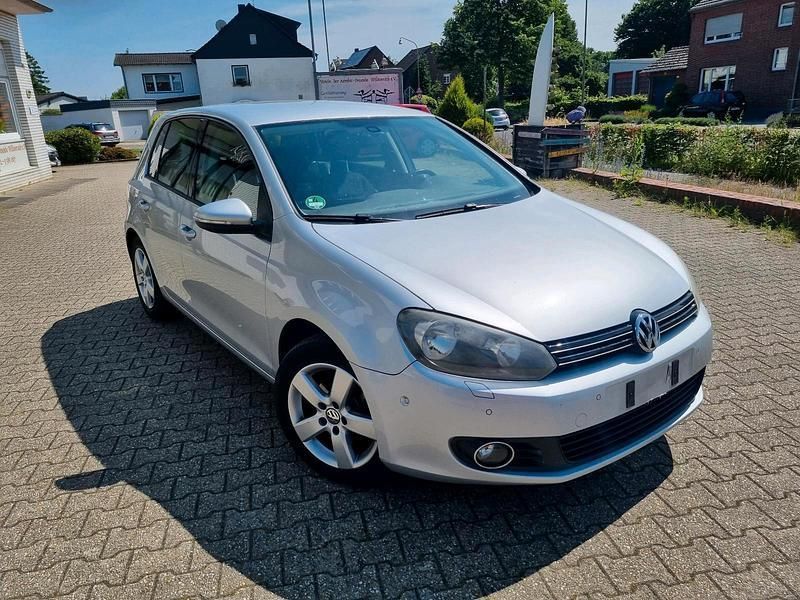 Silber Gebraucht 2011 VW Golf VI Team Kleinwagen | 5.999 € (Fairer Preis) - Bild 1/4