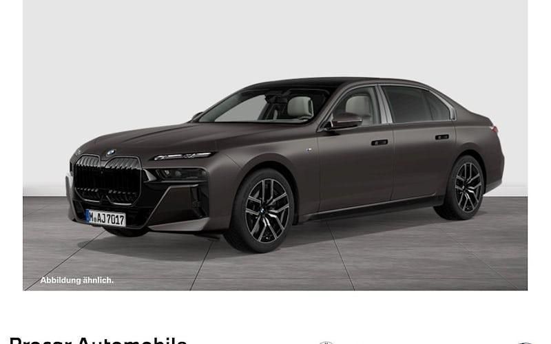 Gebraucht BMW 740 Executive 299 PS (219 kW) 2025 Grau Limousine