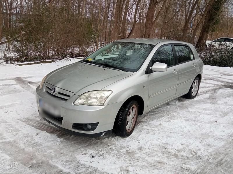 Gebraucht Toyota Corolla 110 PS (80 kW) 2006 Silber Kleinwagen
