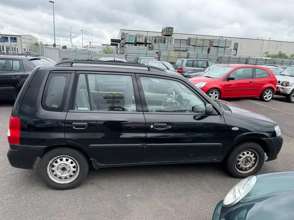 Gebraucht Mazda Demio 63 PS (46 kW) 2001 Schwarz Kleinwagen