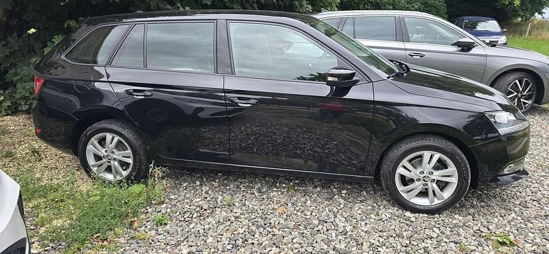 Schwarz Gebraucht 2020 Skoda Fabia Ambition Kombi | 11.290 € (Guter Preis) - Bild 1/4