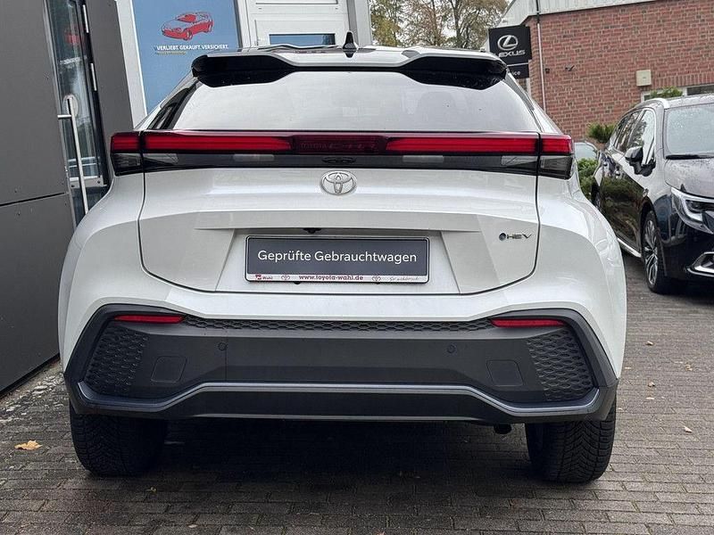 Gebraucht Toyota C-HR Team 140 PS (102 kW) 2024 Platinum white pearl SUV