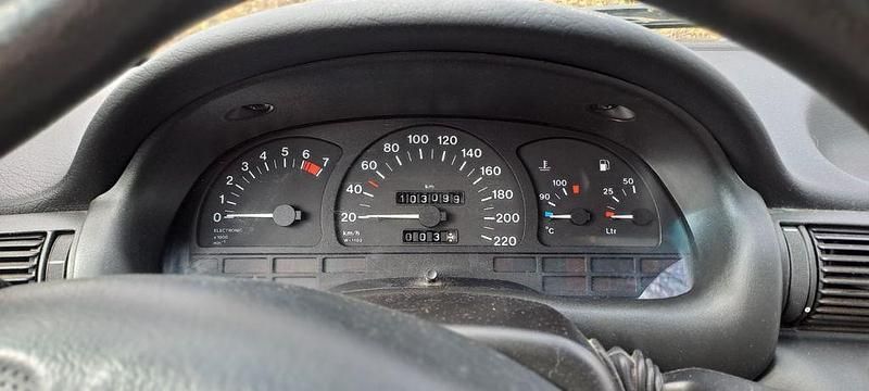 Gebraucht Opel Astra 75 PS (55 kW) 1998 Blau Limousine