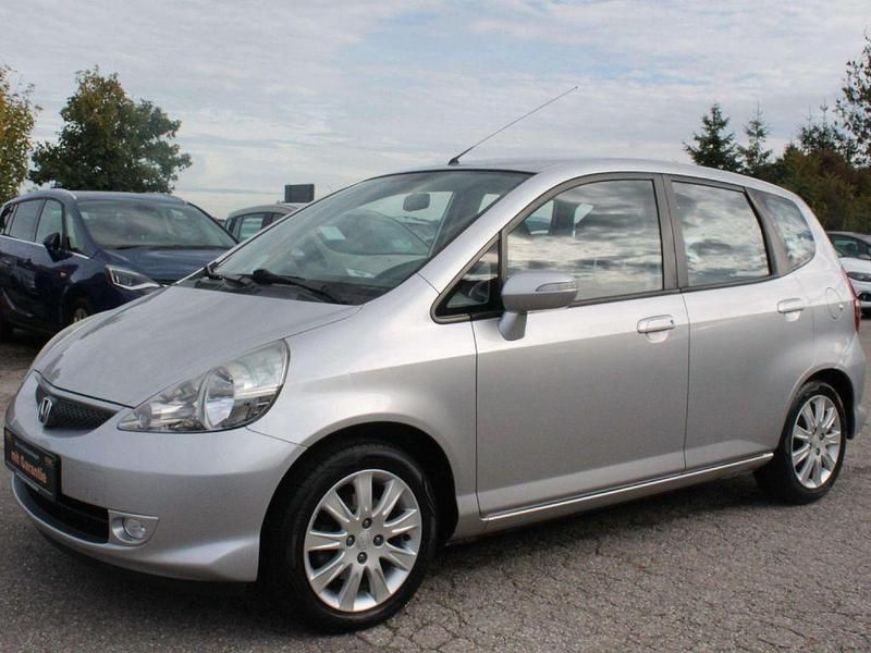 Grau Gebraucht 2006 Honda Jazz ES Kleinwagen | 3.990 € (Etwas zu teuer) - Bild 1/4