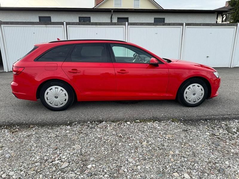 Gebraucht Audi A4 Ambiente 150 PS (110 kW) 2019 Rot Kombi