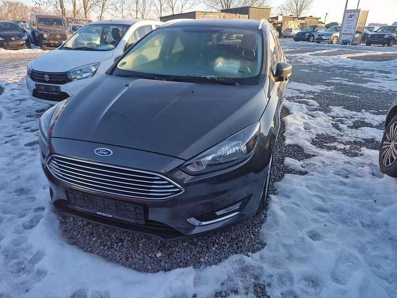 Magneticgrau (metallic) Gebraucht 2017 Ford Focus Titanium Kombi | 3.990 € (Superpreis) - Bild 1/4