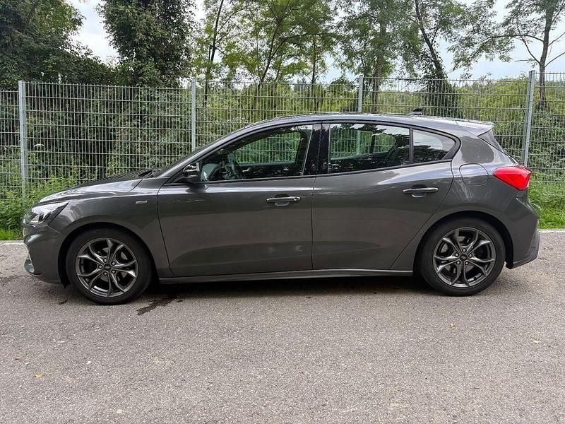 Gebraucht Ford Focus ST-Line 151 PS (111 kW) 2019 Grau Limousine