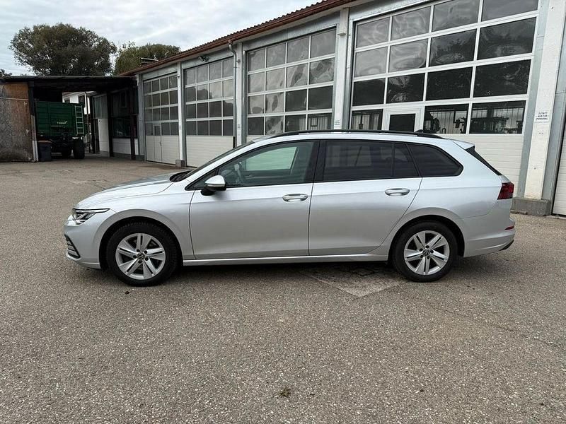 Gebraucht VW Golf VIII Life 150 PS (110 kW) 2022 Silber Kombi