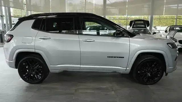 Gebraucht Jeep Compass 179 PS (131 kW) 2022 Grau SUV