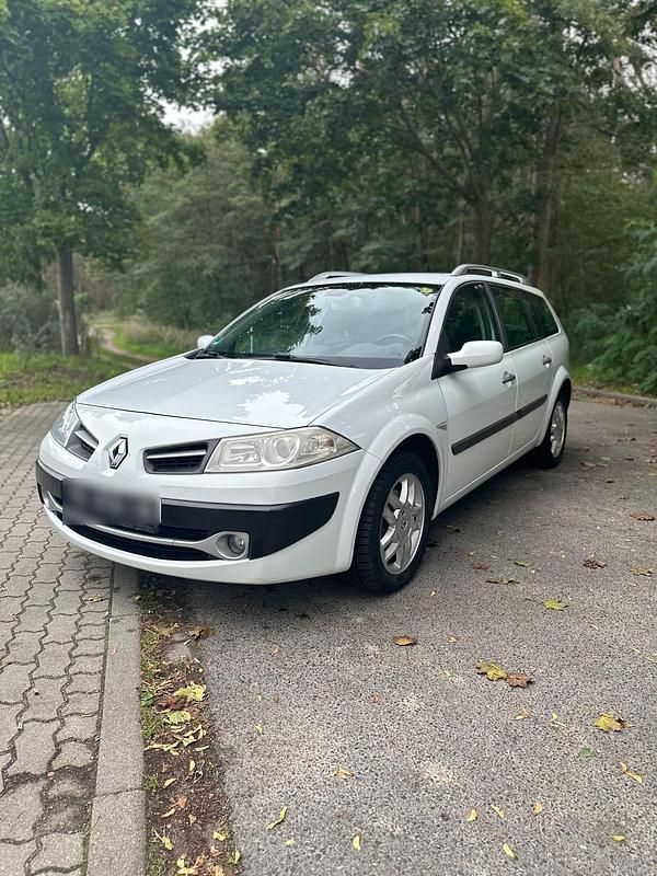 Weiß Gebraucht 2008 Renault Mégane GrandTour Kombi | 2.900 € (Fairer Preis) - Bild 1/4