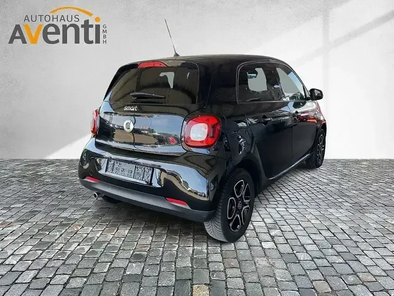 Usata Smart ForFour 71 CV (52 kW) 2018 Nero Utilitaria