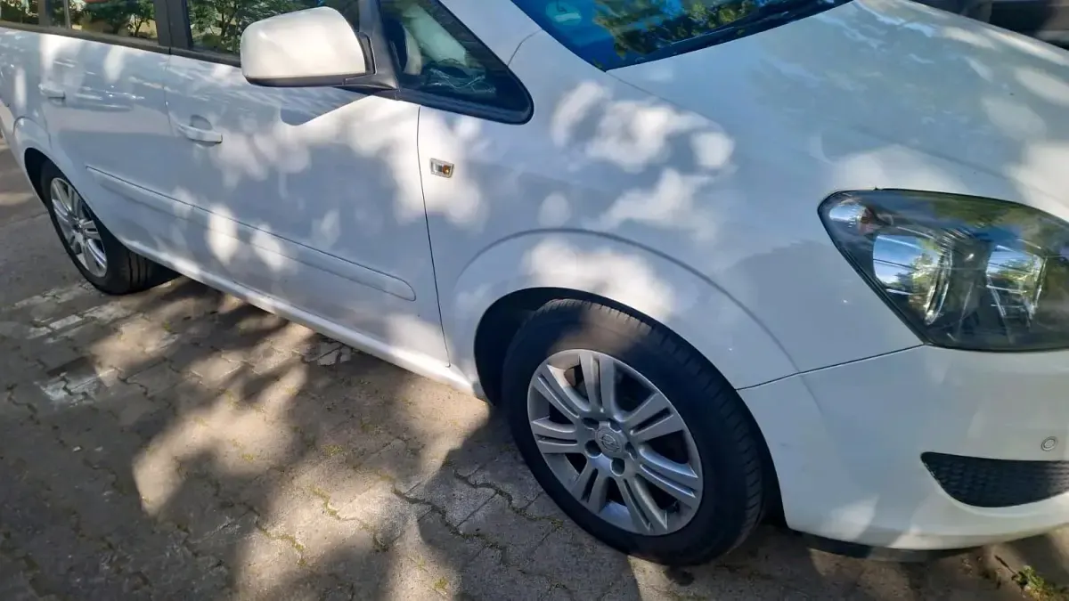 Używany Opel Zafira 116 KM (85 kW) 2012 Biały Minivan
