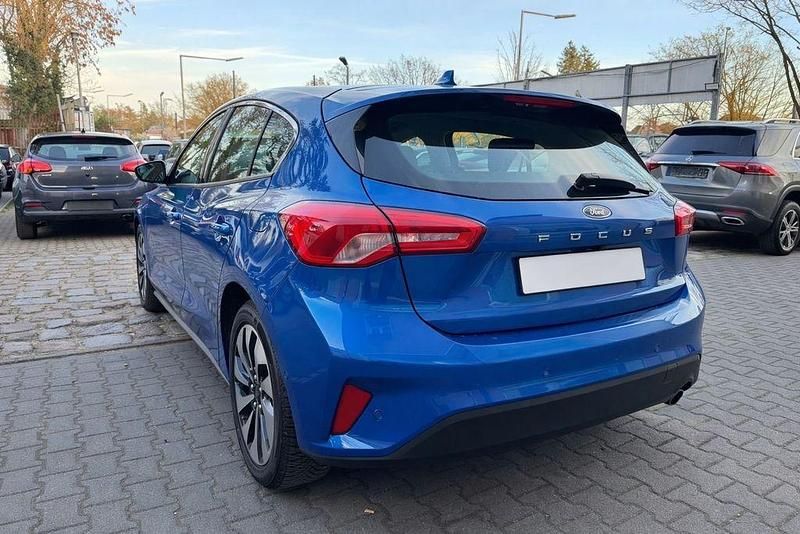 Używany Ford Focus Cool & Connect 120 KM (88 kW) 2019 Niebieski Sedan/Limuzyna