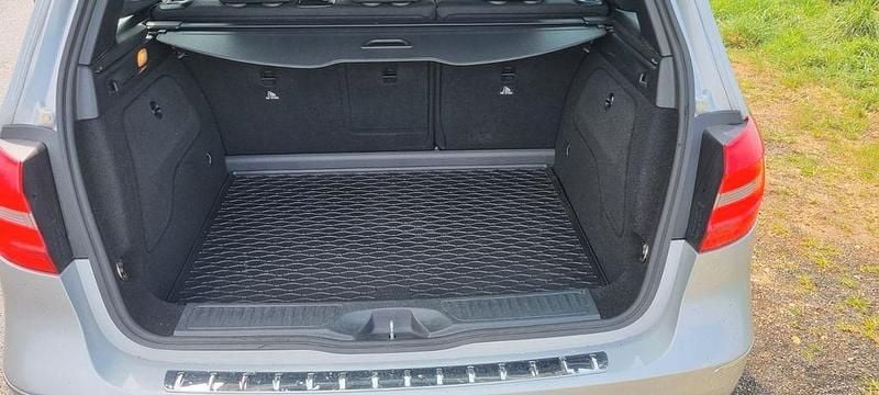 Gebraucht Mercedes B180 109 PS (80 kW) 2012 Silber Van / Kleinbus