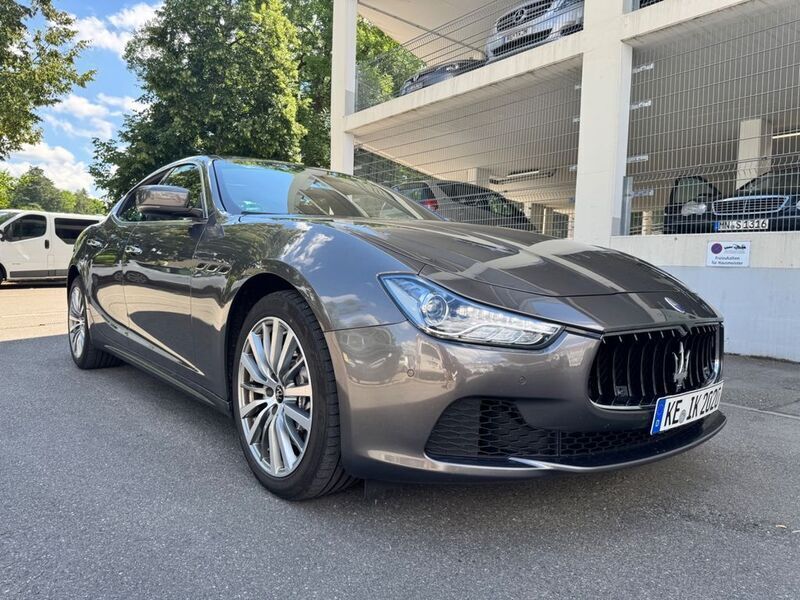Grau Gebraucht 2016 Maserati Ghibli Coupé | 24.999 € (Fairer Preis) - Bild 1/4
