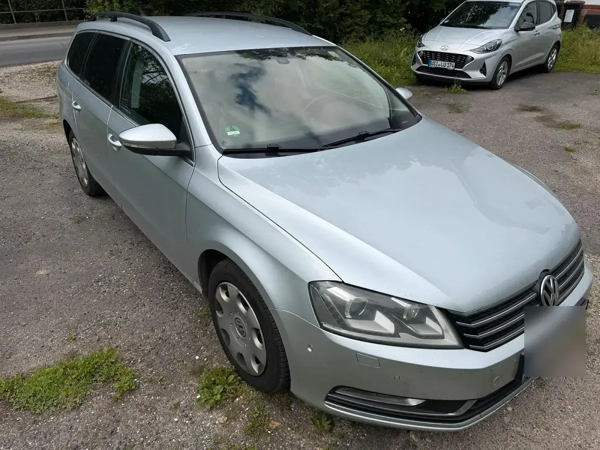 Gebraucht VW Passat 140 PS (102 kW) 2011 Silber Kombi