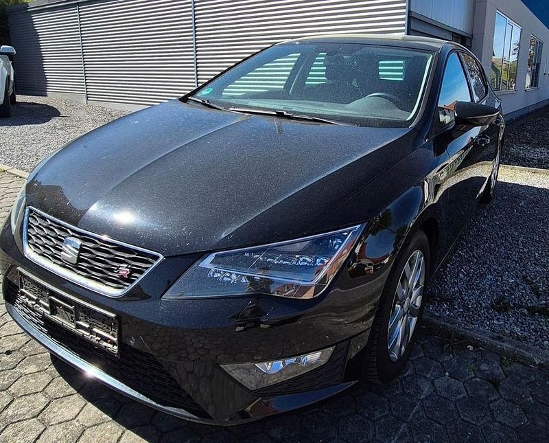 Second-hand Seat Leon FR 150 CP (110 kW) 2015 Negru Berlinǎ