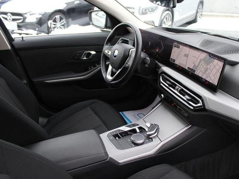 Gebraucht BMW 330 Shadowline 286 PS (210 kW) 2022 Skyscraper grau metallic Kombi