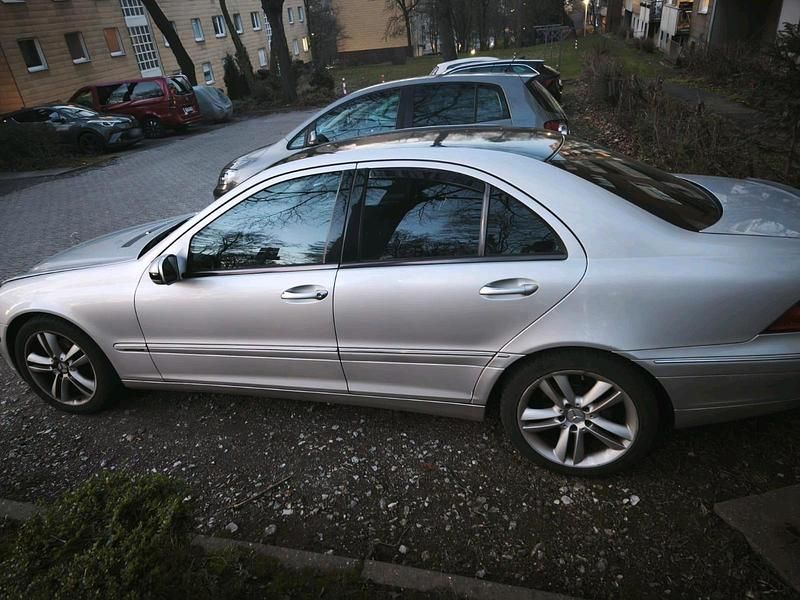 Gebraucht Mercedes C180 Elegance 129 PS (94 kW) 2001 Grau Limousine