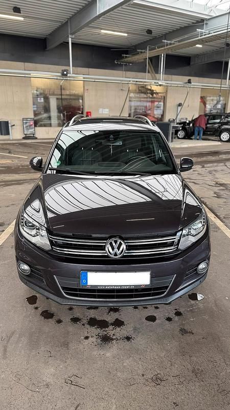 Gebraucht VW Tiguan LOUNGE 150 PS (110 kW) 2016 Grau SUV