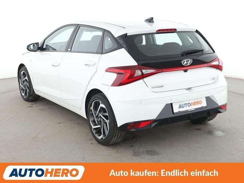 Gebraucht Hyundai i20 Intro Edition 101 PS (74 kW) 2021 Weiß Kleinwagen